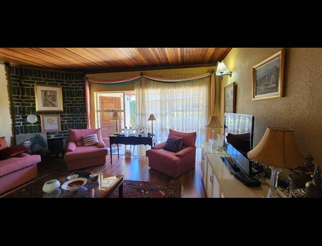 3 BEDROOM HOUSE FOR SALE IN GREENHILLS